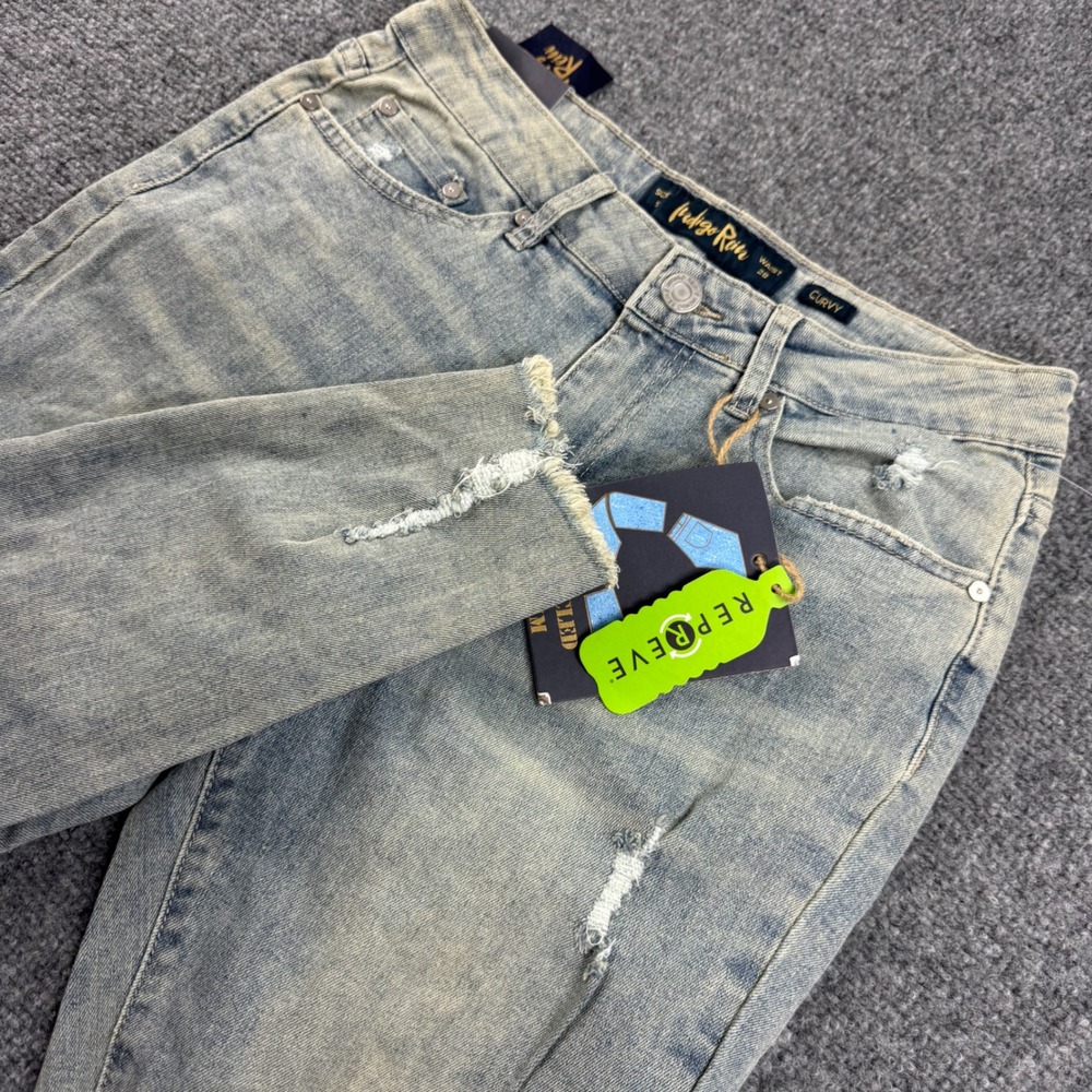 Indigo Rein Jeans 9 Light Blue Distressed Curvy Mid Rise Crop Denim NWT Womens